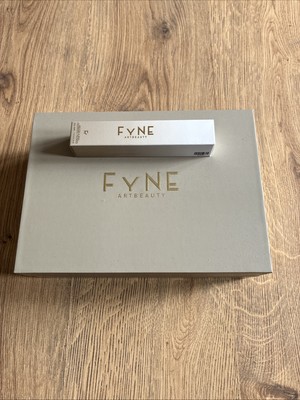 Fyne Art Beauty Aufbewahrungsbox mit Spiegel & FYNE griffiger Grundierung