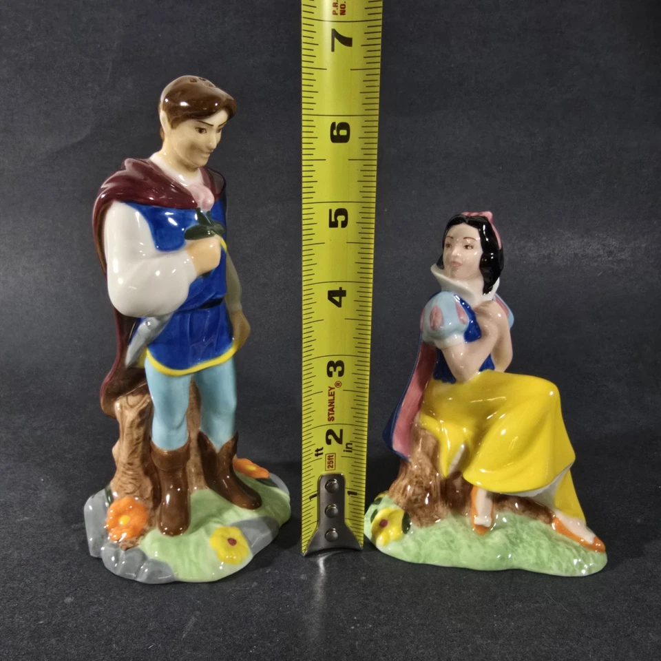 Солонки и перечницы Disney Showcase Collection Snow White and The Prince - Изображение 2 из 4