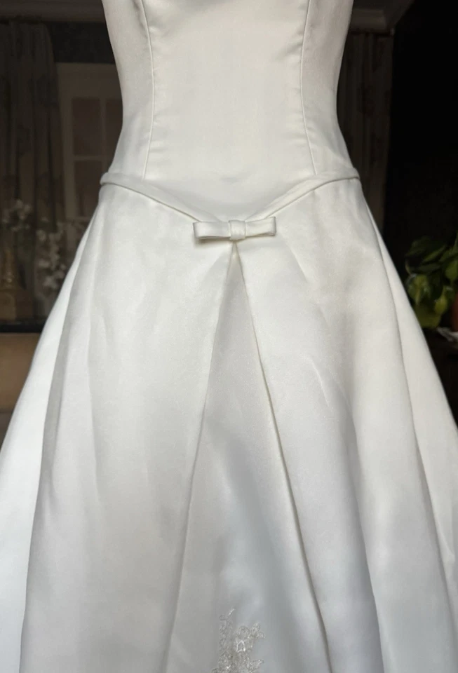 Ivory Gold Lace Wedding Dress 10 Bridal Ball Gown Beaded Train Princess Style - Image 3 of 4