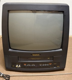 Symphonic Model WF0213C 13” TV VHS Combo 2002 Works