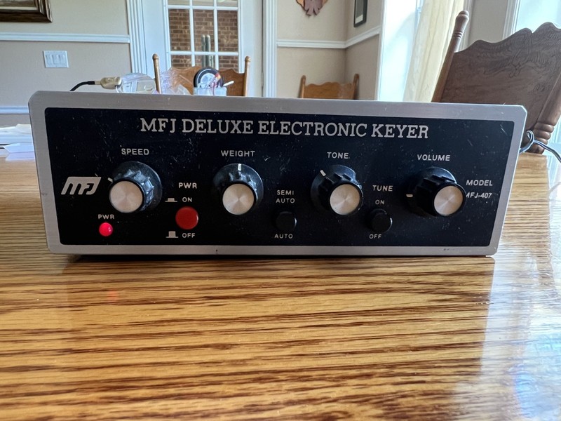 MFJ Deluxe Electronic Keyer Working