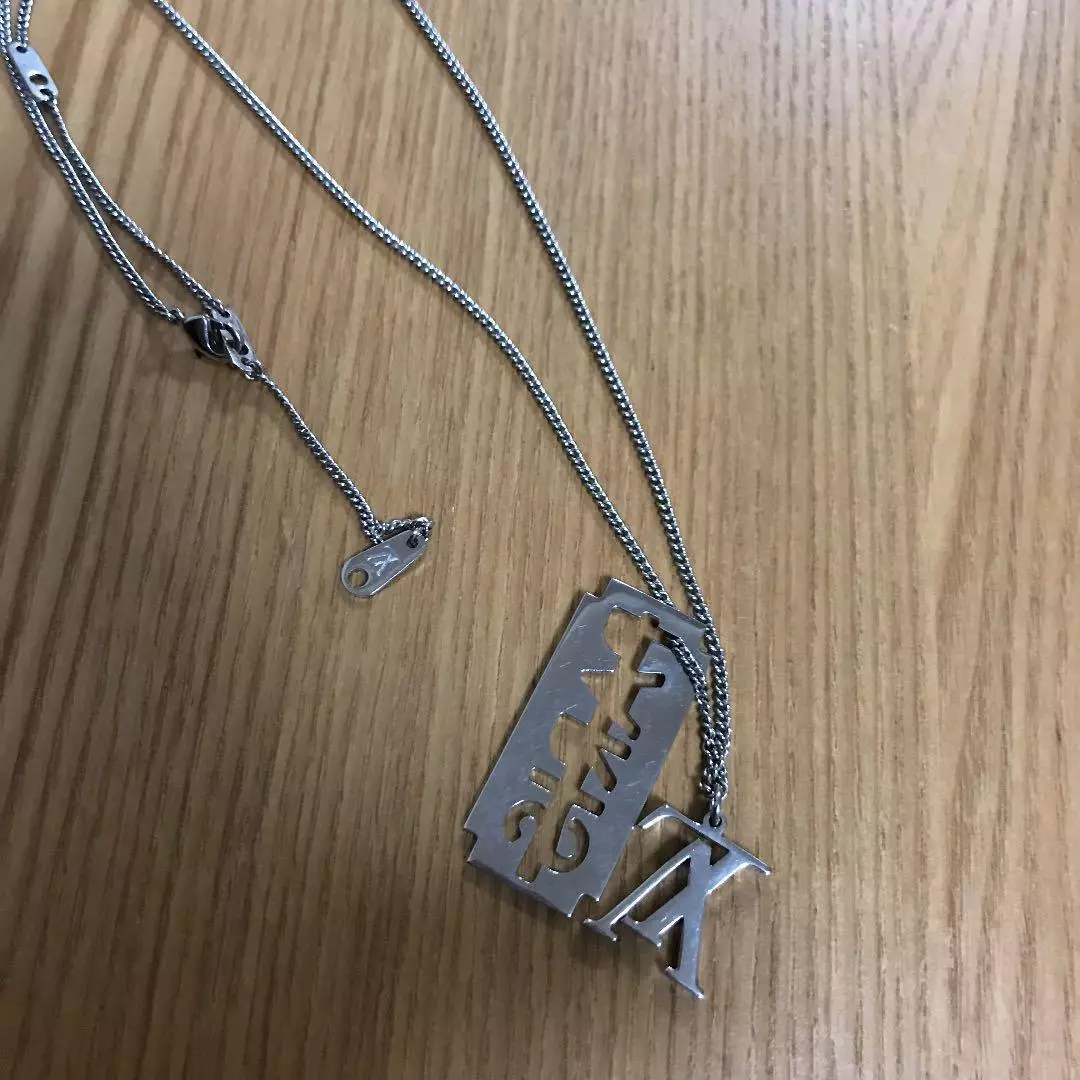 vuitton necklace men