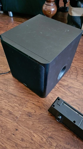 Yamaha YAS-201 Soundbar più subwoofer Yamaha NS-WSW0 più telecomando YAS-CU201