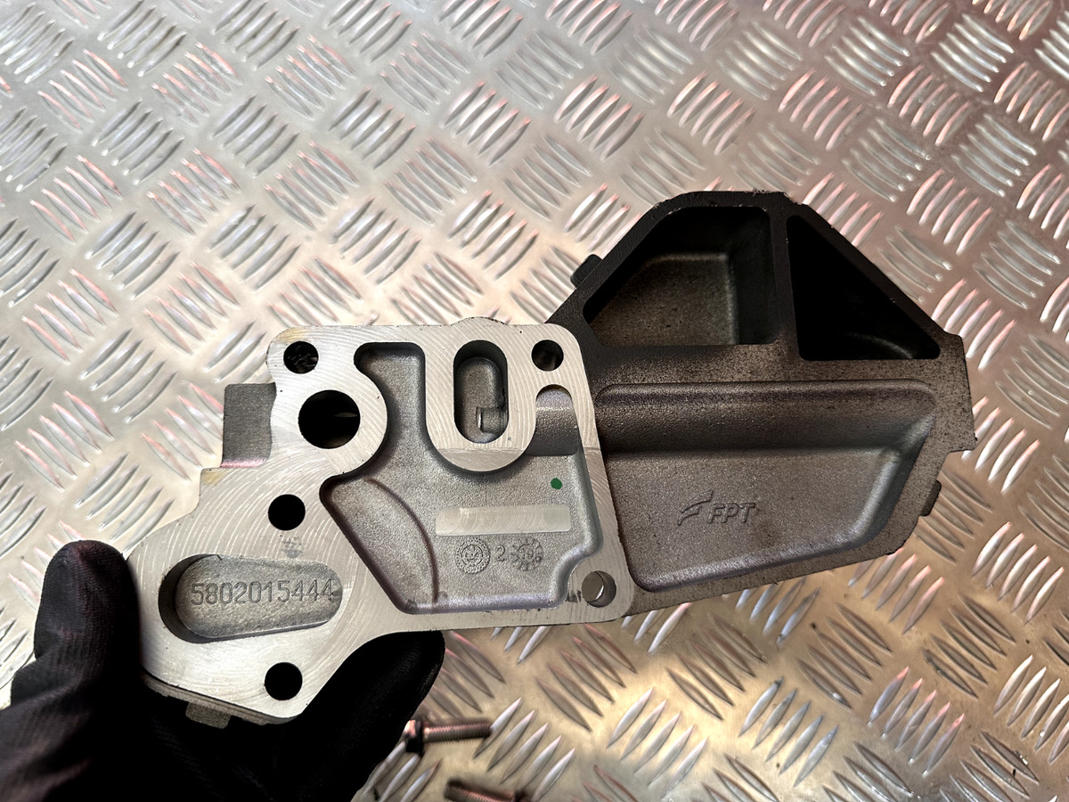 New takeoff OIL FILTER SUPPORT 5802015437 5802015444 FPT F5H | eBay 