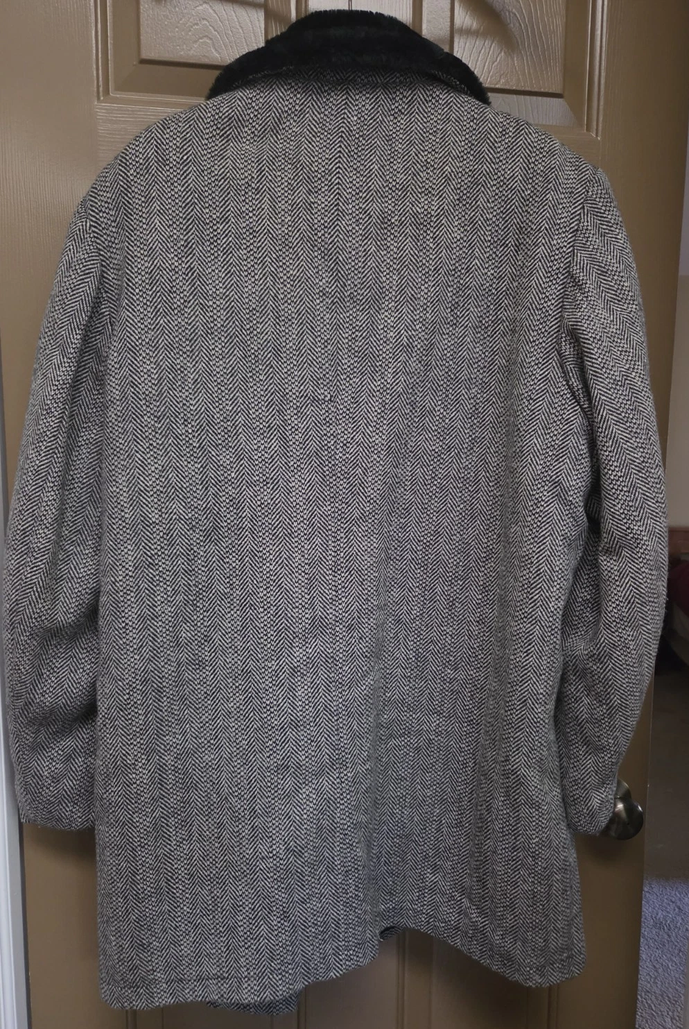 VINTAGE Land-N-Lakes 60s Car Coat XL Black Herringbone Faux Fur Jacket USA 70s - product detail image 4