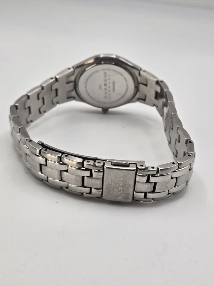 Reloj Skagen de acero inoxidable para mujer Foto 4 de 4