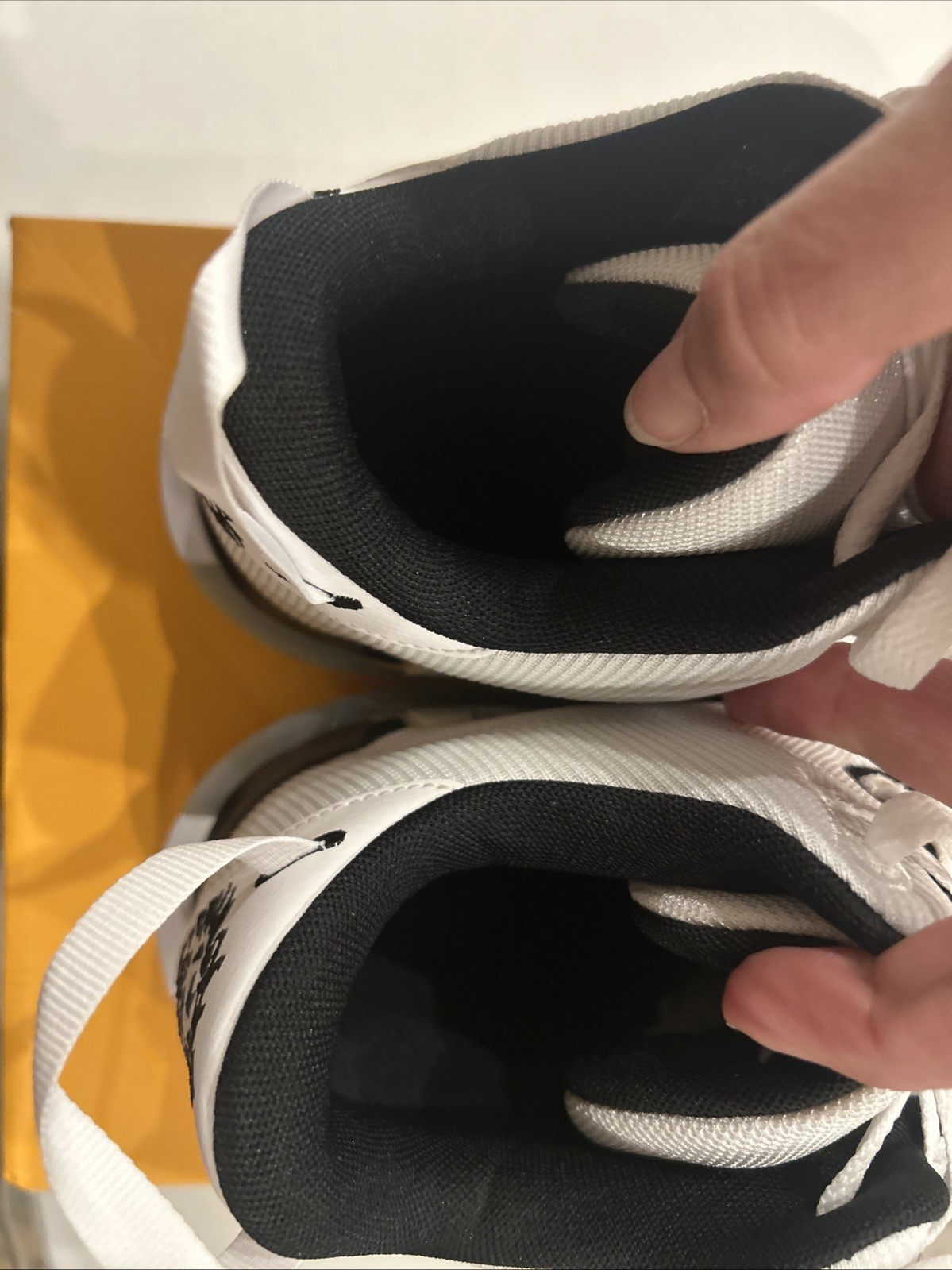 Nike LeBron Witness VII TB Men’s Size 13 White Black Grey DZ3299100 thumbnail 4