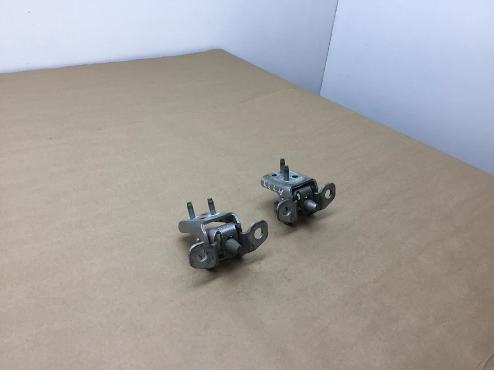 Mercury Montego Rear Left Driver Door Hinges Hinge Set Pair 2005 2006 2007 :A - Image 4 of 4