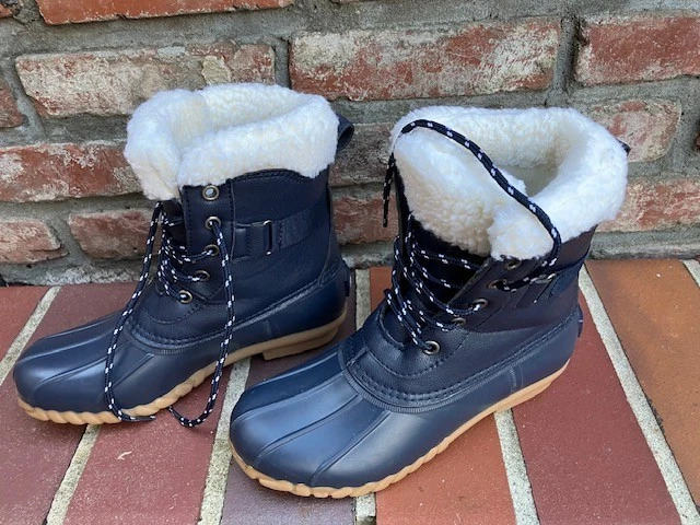 NAUTICA Lalam Blue Winter Snow Sherpa Waterproof Duck Boots Size 7. No Box.
Opens in a new window or