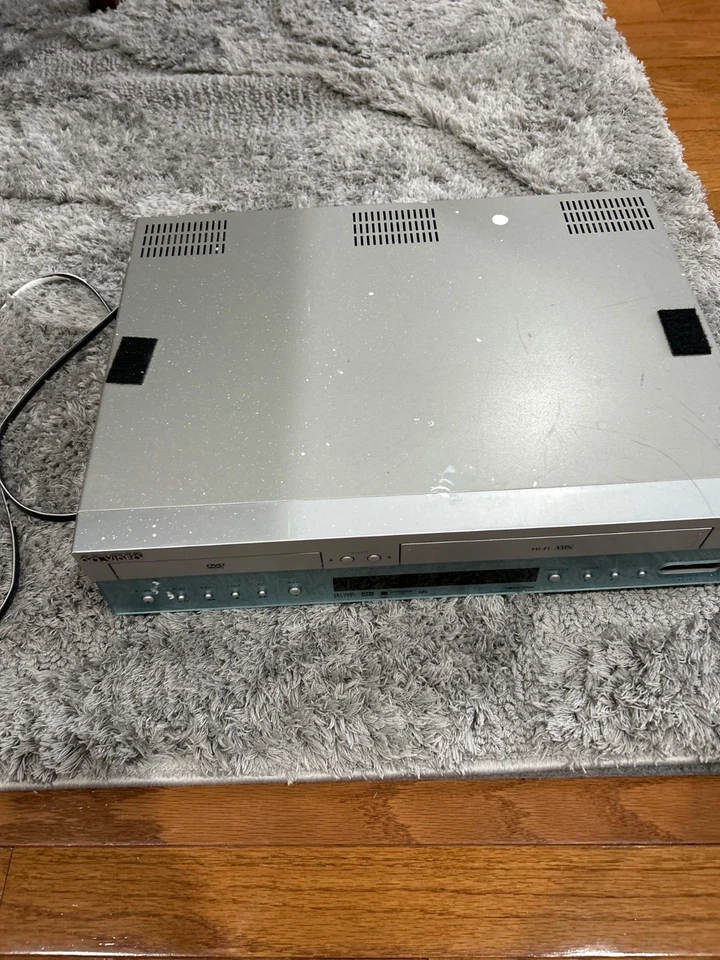 Go-Video DVR4300 Reproductor de DVD / Grabadora de Video Cassette (VCR) Foto 2 de 4