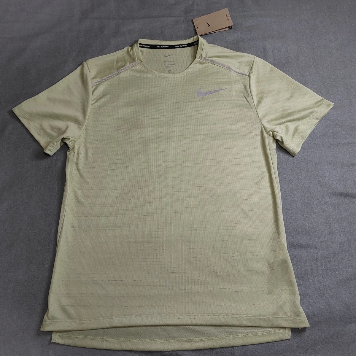 Nike Dri Fit Running Shirt - Men's Size Medium - Green - AJ7565-371 - Reflective