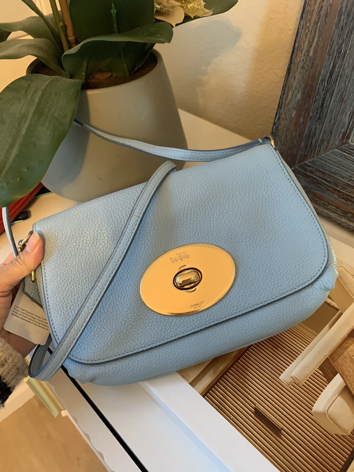 Borsa a tracolla Coach nuova con etichette in pelle ciottoli con serratura a chiave F52896 blu pallido