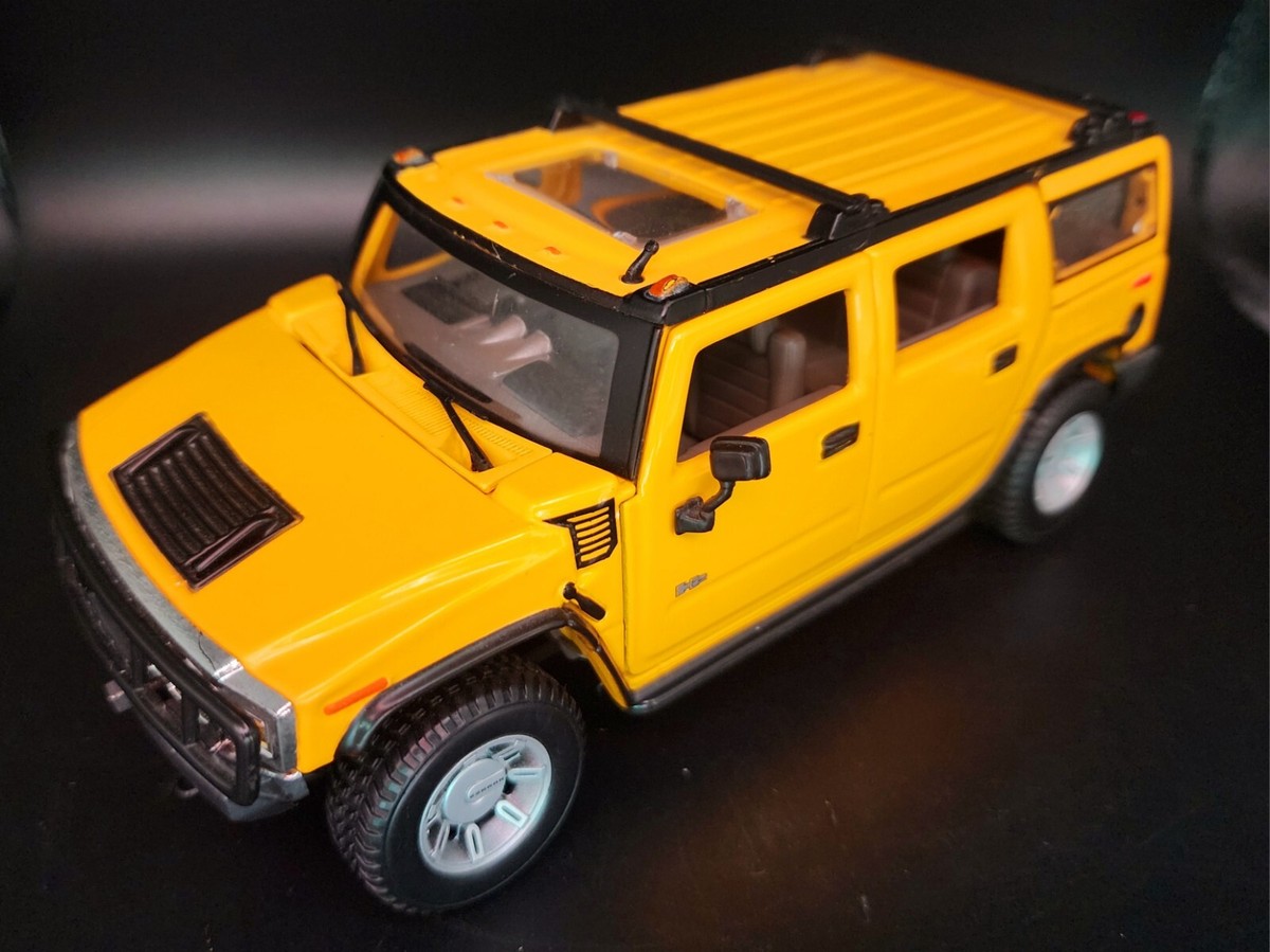 Maisto - 2003 Hummer H2 w/ Sunroof Yellow 1:27 Scale | eBay