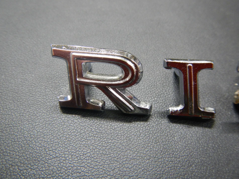 1966 1968 1969 Buick Riviera Hood Letters Emblem Set Front Nose Badge 66 68 69 - Image 2 of 4