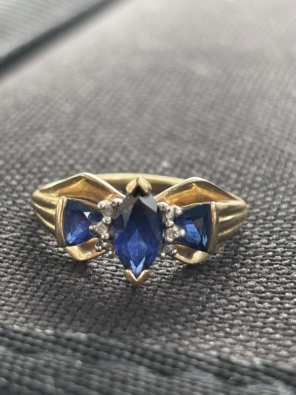 10k Yellow Gold Marquis Sapphire & Small Diamond Ring  Size 5 Bow