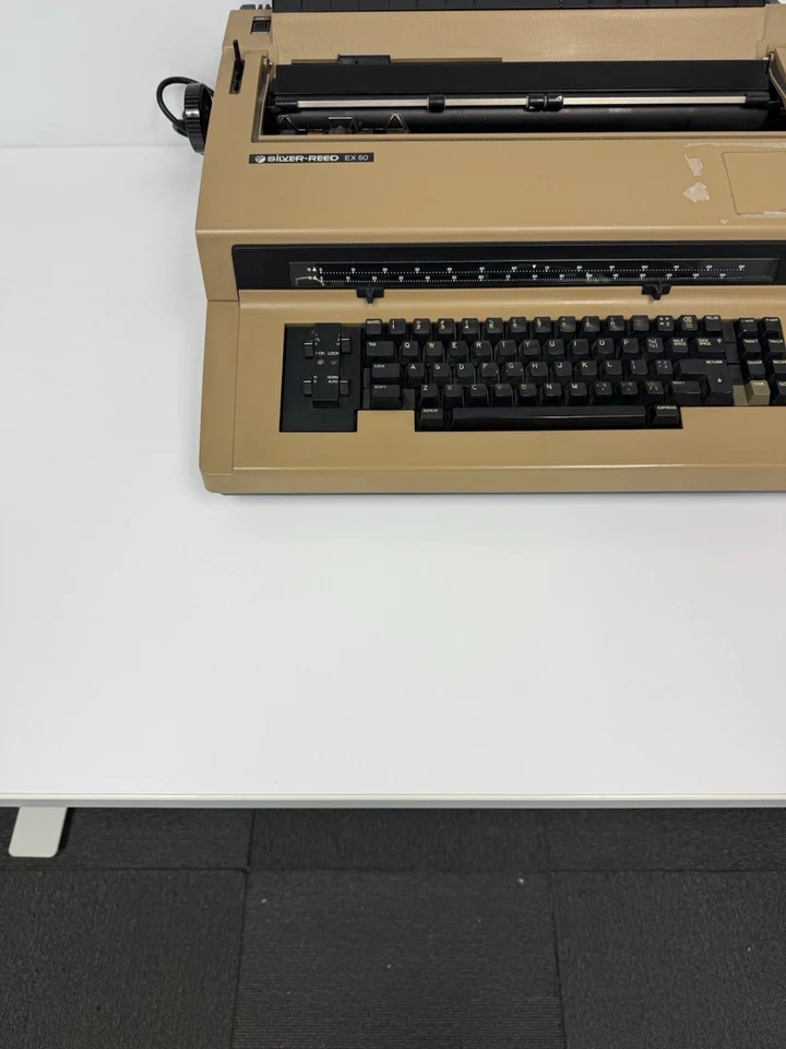 Редкая винтажная электронная пишущая машинка Silver Reed EX50 - Изображение 3 из 4