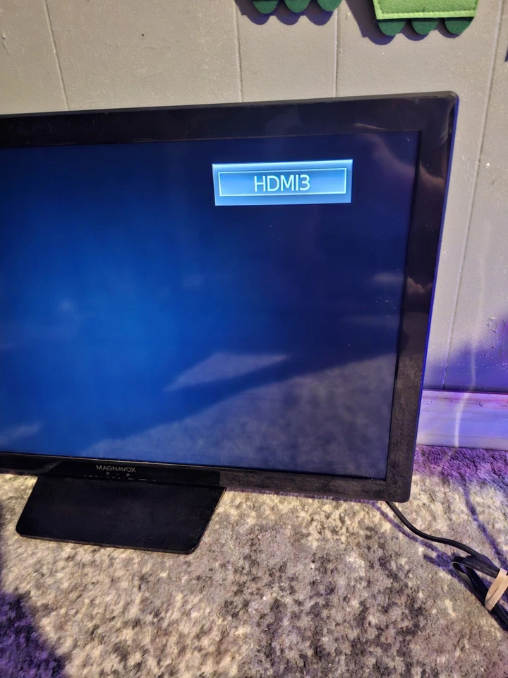 Magnavox 29ME403V/F7 29 inch LCD TV Flat Screen PC Monitor HDMI *No Remote - Image 2 of 4