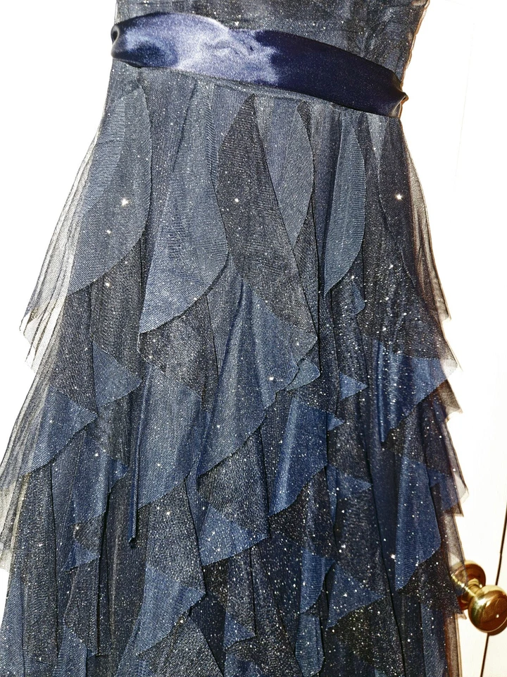 Vestido feminino TeezeMe cintilante azul meia-noite tule sem alças com babados tamanho 9  - Imagem 3 de 4