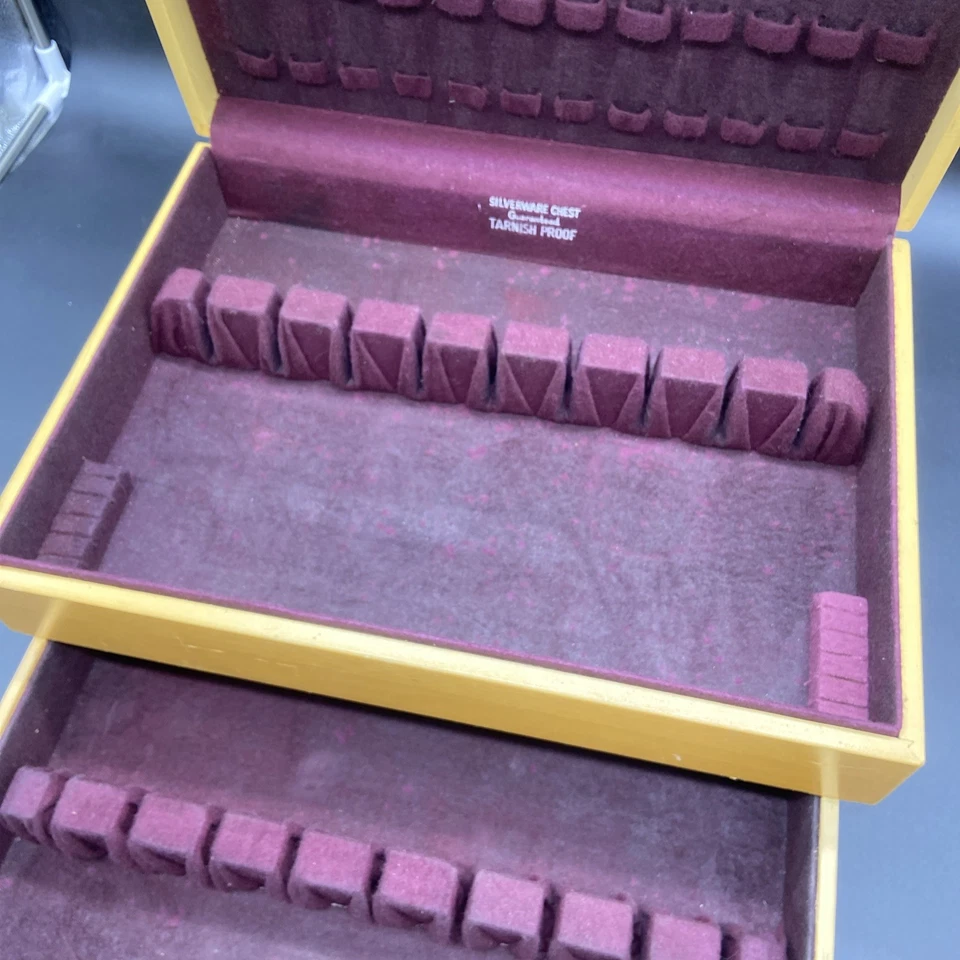 Estuche de cubiertos/platos a prueba de deslustre de colección con rico fieltro de terciopelo borgoña Foto 4 de 4