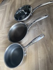 3 Henckels pans 