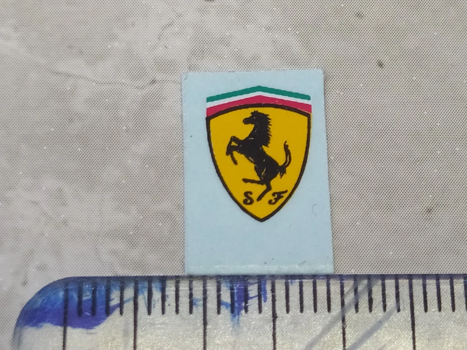 1/18 Décalcomanie Ferrari Badge grand Decal Set