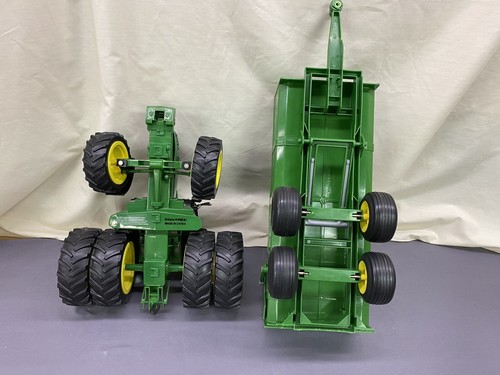 ERTL John Deere 7430 Tractor And Trailer Light/Sound Rear Duals 12” Tractor - Picture 7 of 12