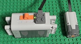 Lot LEGO Power Functions 2 M Motor AA Battery Box 8881 Technic * TESTED* 