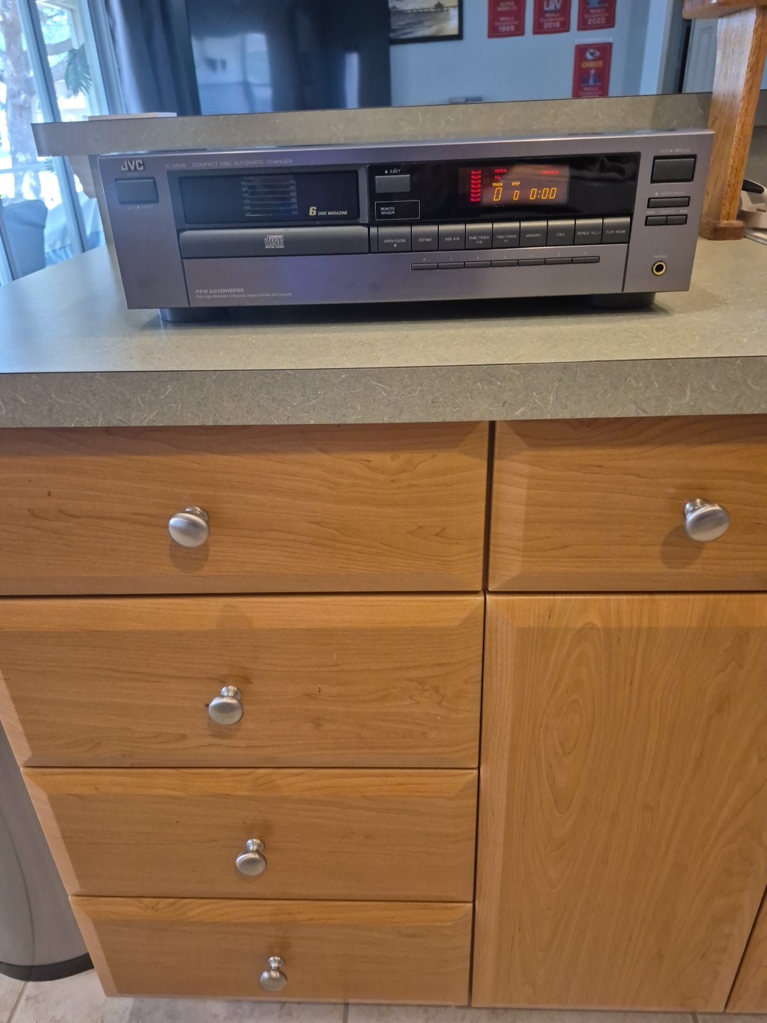 E1 JVC XL-M505TN 6 CD Player NO REMOTE - Tested