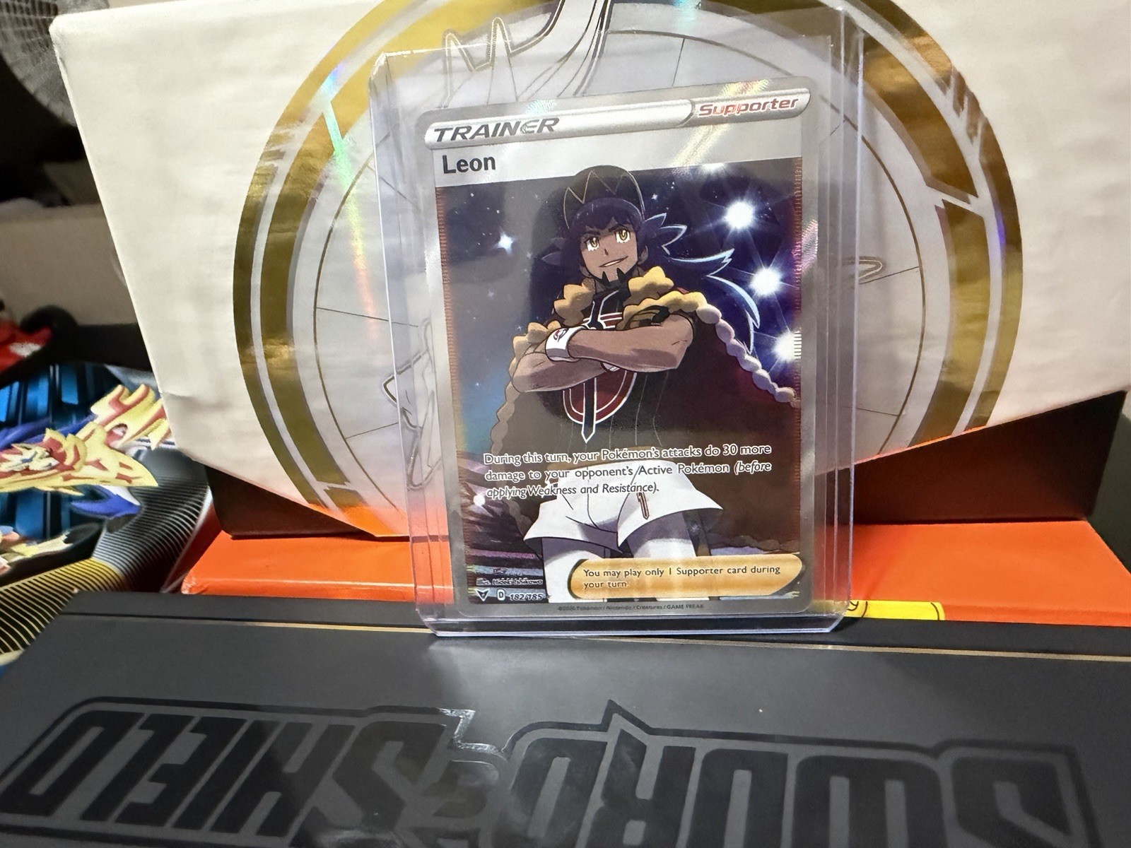  Pokemon TCG Leon Trainer Full Art Ultra Rare Holo Vivid Voltage 182/185