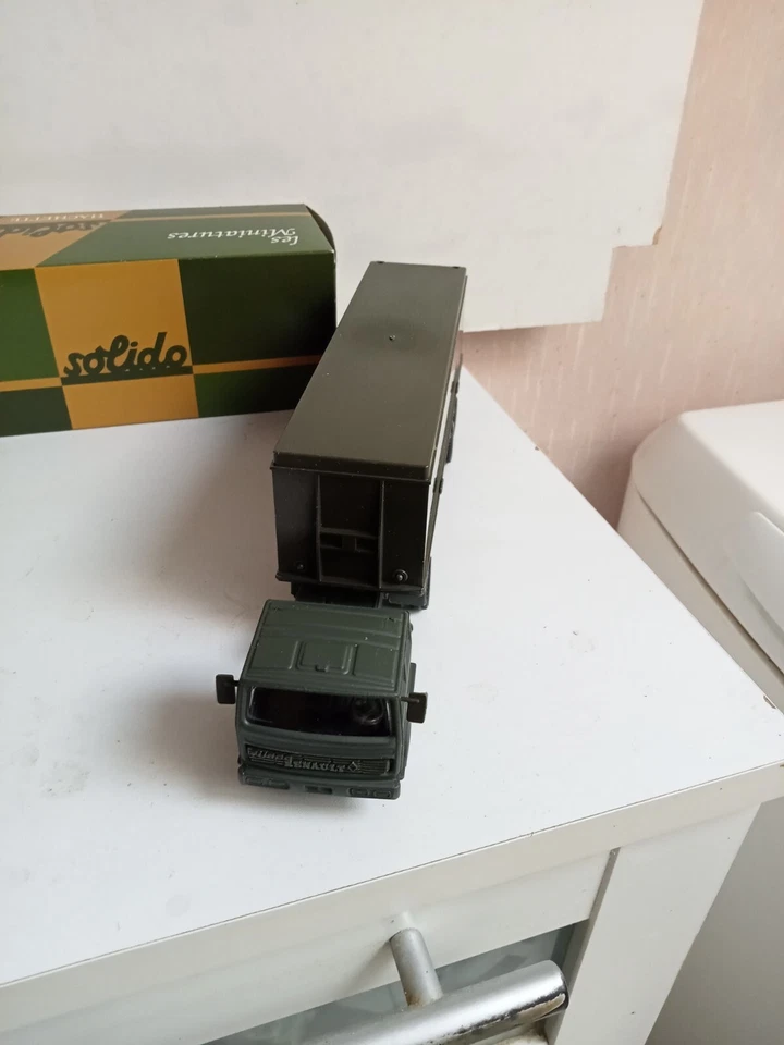 solido tracteur berliet TR 260 avec semi'remorque trailor neuf avec accessoires - Photo 2/4