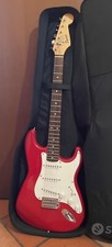 Chitarra elettrica Fender Squier bullet strat rossa + amplificatore, accordatore