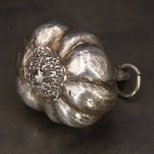 VTG Sterling Silver Bulb of Garlic Cloves Statement Necklace Pendant