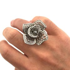 3D Flower Cocktail Ring Stretch Band Silver Tone Rhinestone Statement Floral