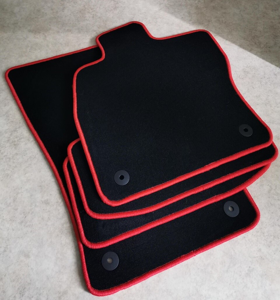 Tapis Seat Leon 3 sur mesure pour protéger votre sol des salissures avec style velours