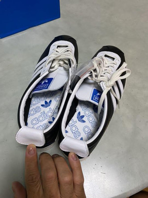 Adidas Gazell Vintage Billy's Exclusive Black White Gold Adidas Gazell Vintage Billy's Exclusive Black White Gold