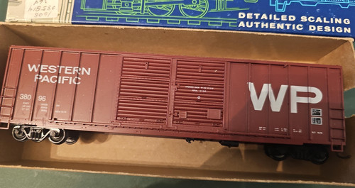 Coche de carga Roundhouse escala HO WP 38096 #7745 logotipo grande | Condition: New