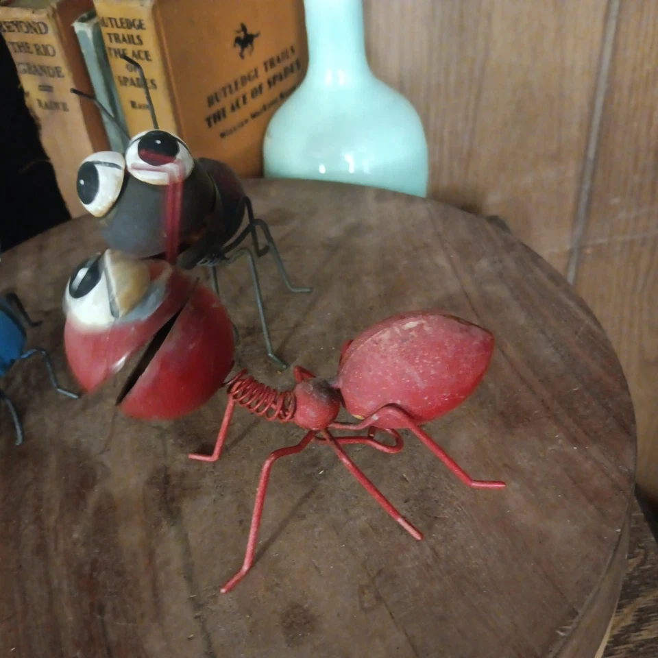 Lindo conjunto de 3 estatuas de jardín decorativas de jardín de insectos de metal decoración exterior Foto 2 de 4