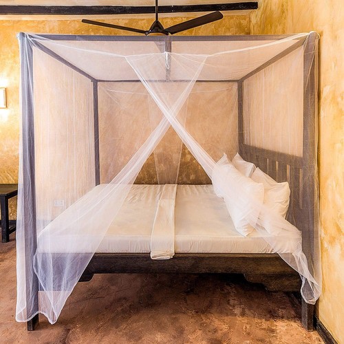 Mosquito Net for Single to King-Sized Beds – 2 Side Openings & 6 Hanging Loops - Picture 2 of 7