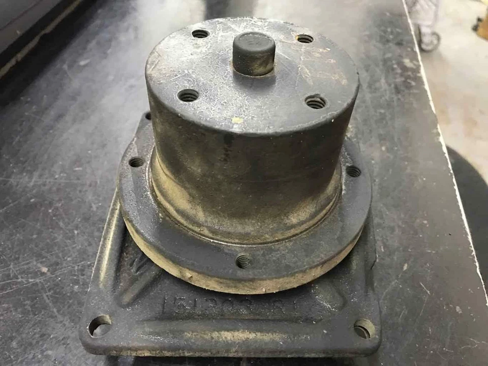 Bomba de refrigerante INT HARVST International Harvester 65 66 67 68 Foto 3 de 3