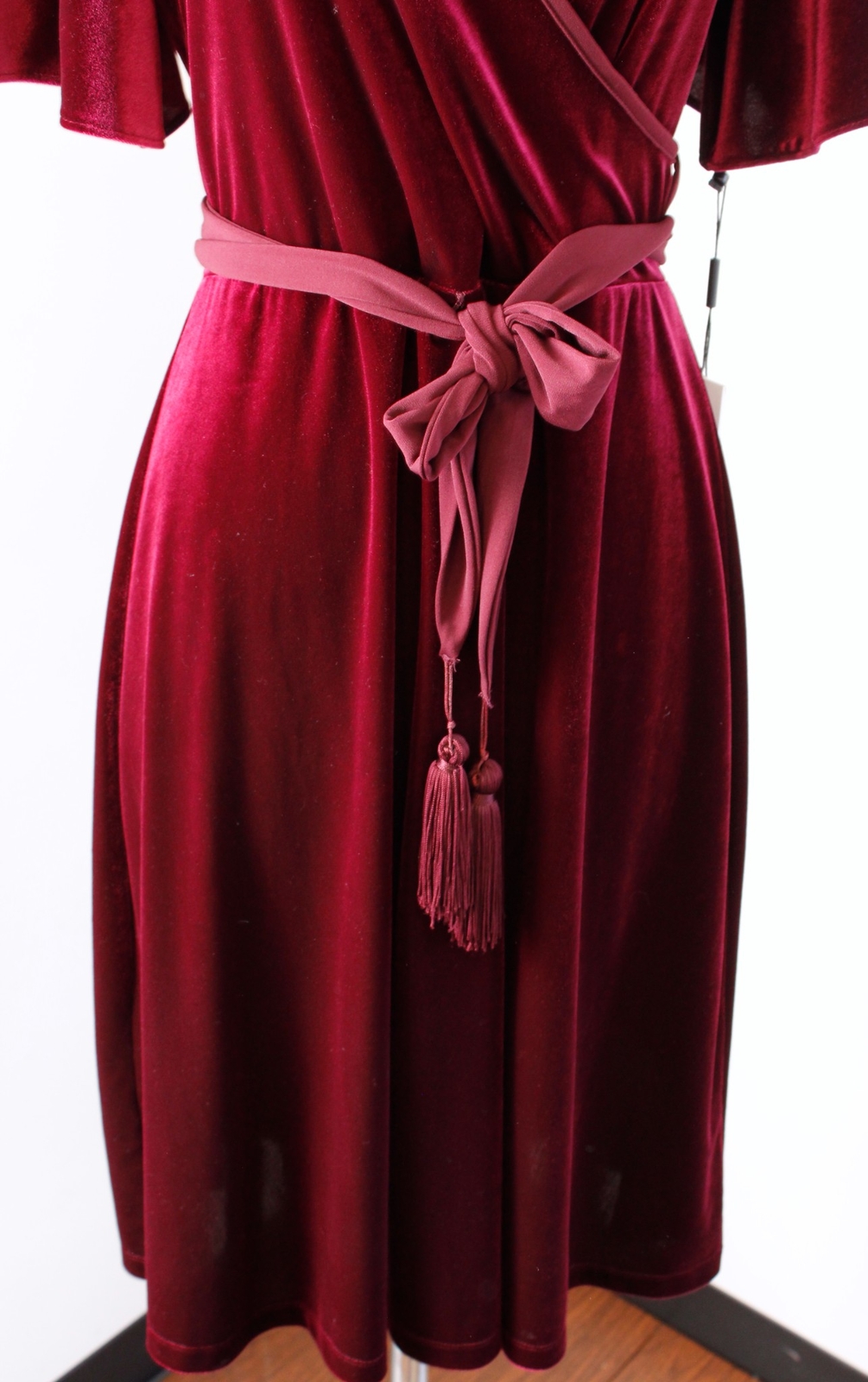 NWT Calvin Klein Wine Burgundy Red Velvet Tie Waist Dress Size 6 V Neck
