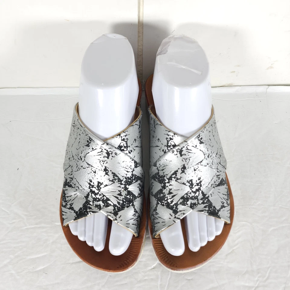 OLUKAI Women's Onohi US 6 Leather Silver Wedge Platform Slide Sandals Shoes  - Image 3 of 4