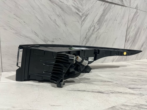 2024 LAND ROVER RANGE ROVER EVOQUE TAILLIGHT OEM LEFT DRIVER SIDE R8D2-13405-B - Picture 8 of 15