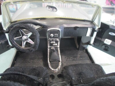 Voiture BRATZ Cadillac MGA Avec Radio - Années 2000-2002 - Occasion
