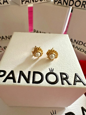 Pandora Ladies Sterling Silver Disney The Little Mermaid Seashell Stud Earrings