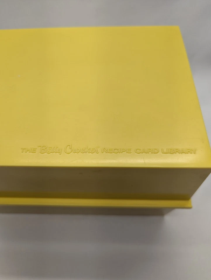 Vintage 1971 Betty Crocker Recipe Card Library Yellow Box Only – NO CARDS  - Image 4 of 4