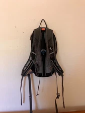 Deuter compact lite 3.0 backpack, 3L pack, back ventilation, Bladder compatible.