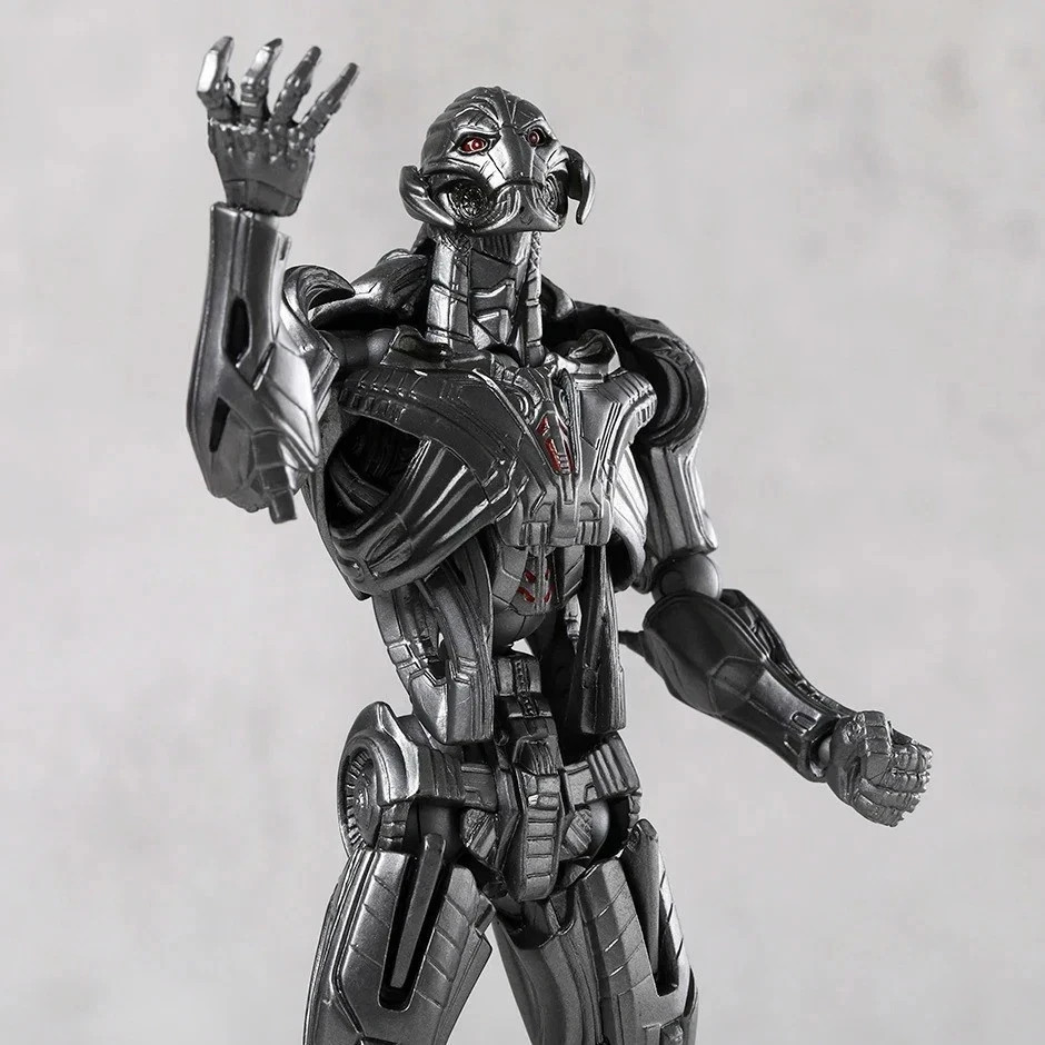 Statuette Ultron Marvel Revoltech 17 cm Édition Collector Finition Métal - 3