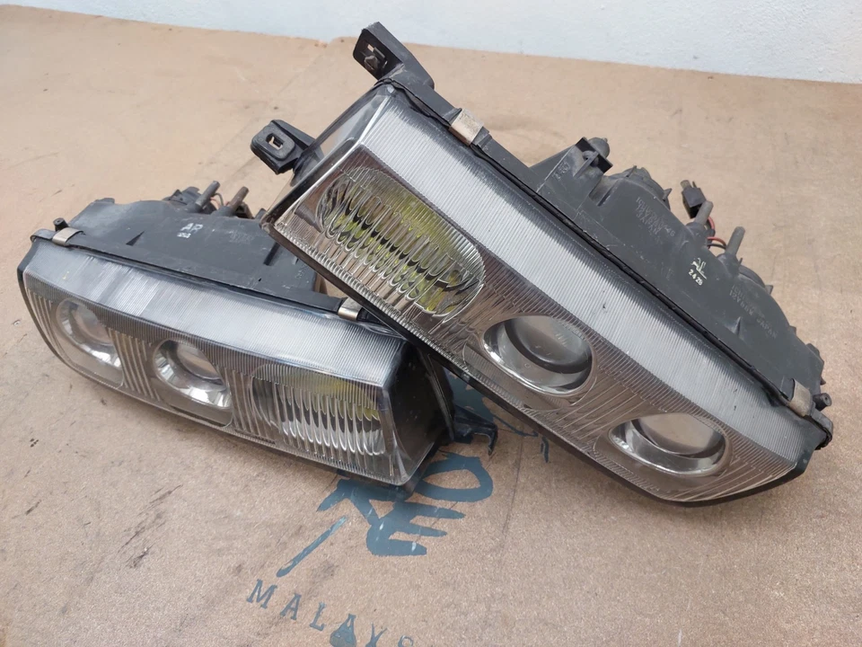 JDM 1988 1994 Nissan Cefiro A31 Headlights Assembly  - Image 3 of 4