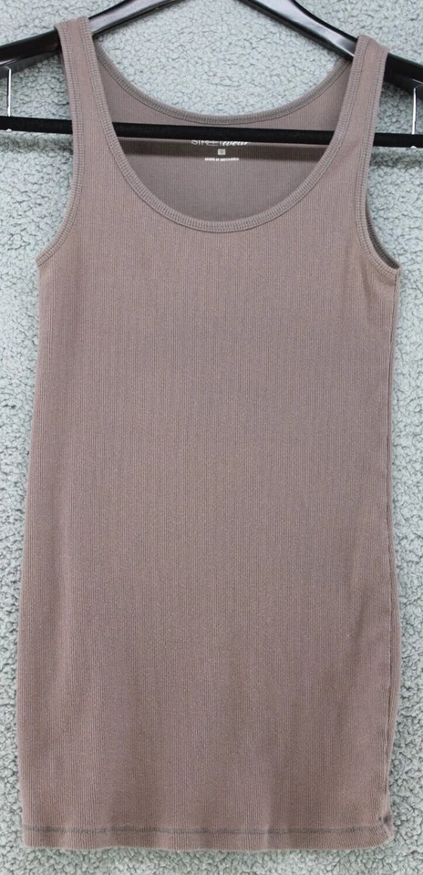 Regata feminina New York & Company tamanho S sem mangas cinza roxo street wear - Imagem 3 de 4