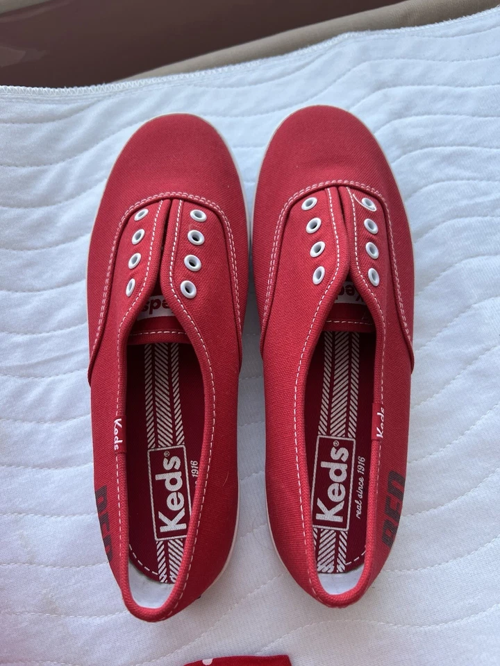 NUEVO - RARO Oficial Taylor Swift ROJO Keds Talla 7 Foto 2 de 4
